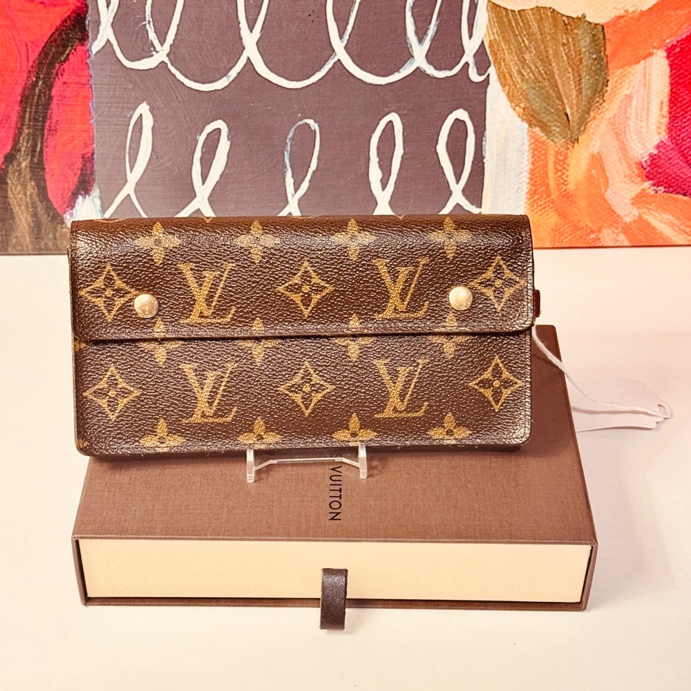 Louis Vuitton Brown and Gold Monogram Clutch - Picture 2 of 16